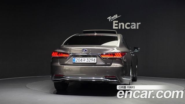 Lexus LS500h (V) 3.5 Luxury AWD 2018 — фото 4
