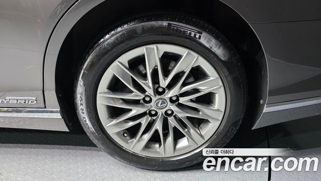Lexus LS500h (V) 3.5 Luxury AWD 2018 — фото 5