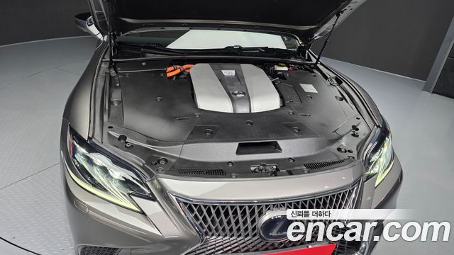 Lexus LS500h (V) 3.5 Luxury AWD 2018 — фото 6