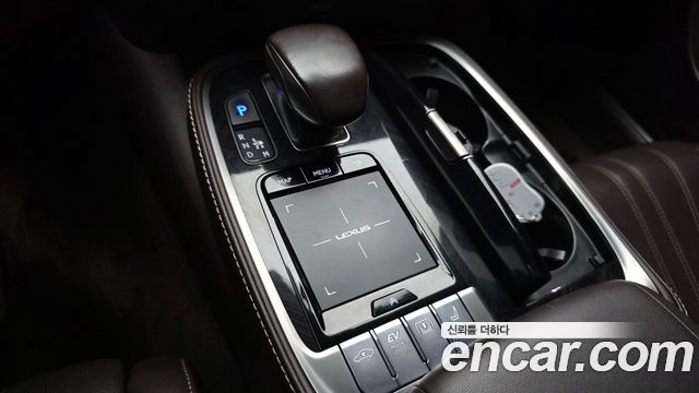 Lexus LS500h (V) 3.5 Luxury AWD 2018 — фото 9