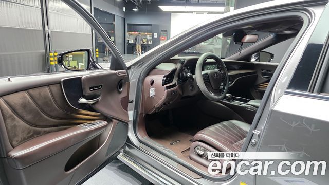 Lexus LS500h (V) 3.5 Luxury AWD 2018 — фото 10