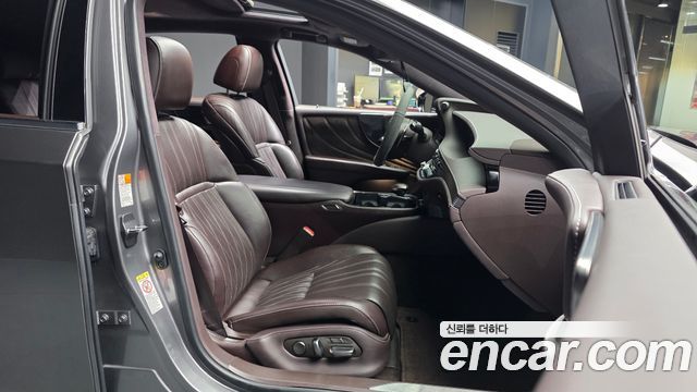 Lexus LS500h (V) 3.5 Luxury AWD 2018 — фото 11