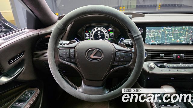 Lexus LS500h (V) 3.5 Luxury AWD 2018 — фото 13