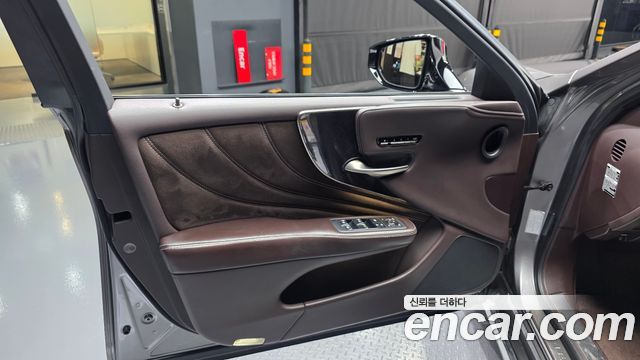 Lexus LS500h (V) 3.5 Luxury AWD 2018 — фото 24