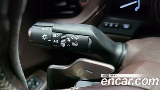 Lexus LS500h (V) 3.5 Luxury AWD 2018 — фото 30
