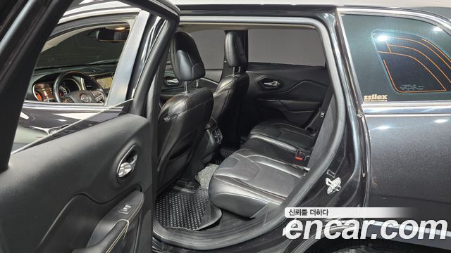 Jeep Cherokee (KL) 2.0 Diesel LIMITED 4WD 2015 — фото 11