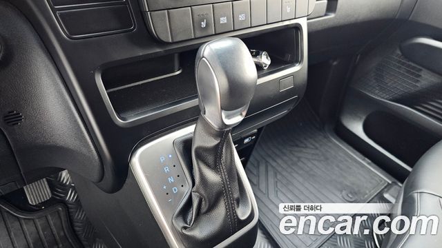 Hyundai Staria Cargo 3-Seater Modern 2022 — фото 9