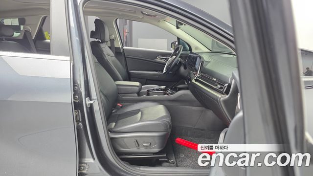 Kia Sportage (V) LPG 2.0 2WD Signature 2023 — фото 11