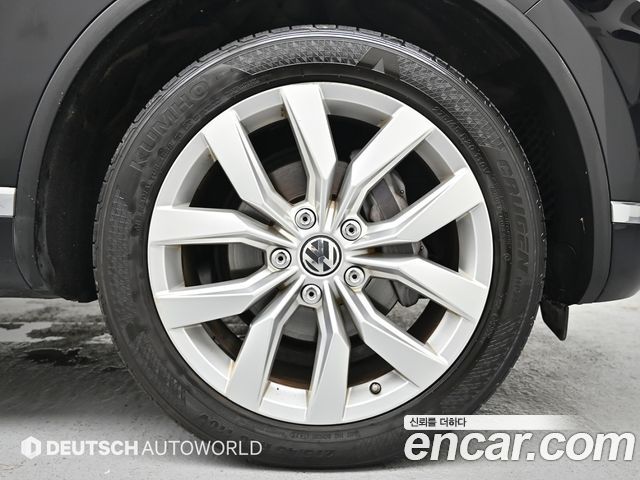 Volkswagen Touareg V6 3.0 TDI Bluemotion Premium 7P5 2015 — фото 5