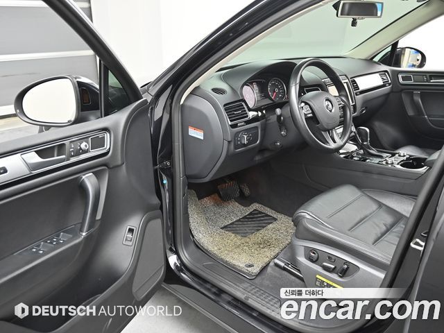 Volkswagen Touareg V6 3.0 TDI Bluemotion Premium 7P5 2015 — фото 15