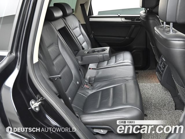 Volkswagen Touareg V6 3.0 TDI Bluemotion Premium 7P5 2015 — фото 16