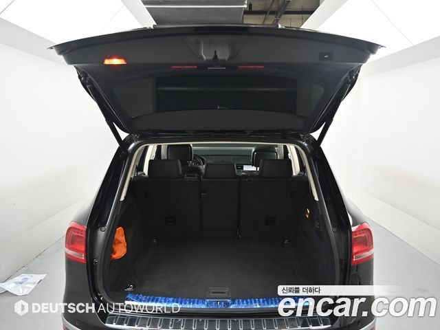 Volkswagen Touareg V6 3.0 TDI Bluemotion Premium 7P5 2015 — фото 23