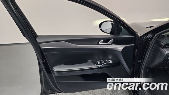 Kia K5 (III) 2.0 Prestige 2024 — фото 30
