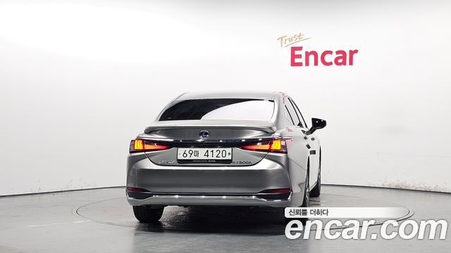 Lexus ES300h (VII) Luxury 2019 — фото 4