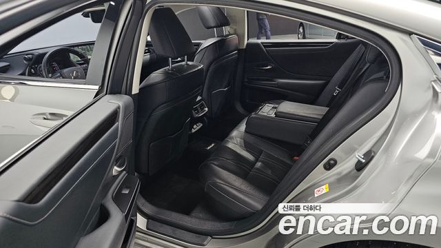 Lexus ES300h (VII) Luxury 2019 — фото 12
