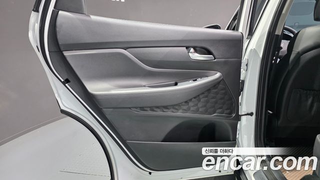 Hyundai Santa Fe Diesel 2.2 2WD Exclusive 2023 — фото 31