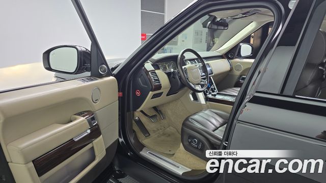 Land Rover Range Rover (IV) 5.0 SC Vogue SE LWB 2016 — фото 10