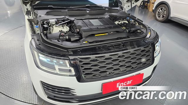 Land Rover Range Rover (IV) 4.4 SDV8 AB DIESEL 2020 — фото 6