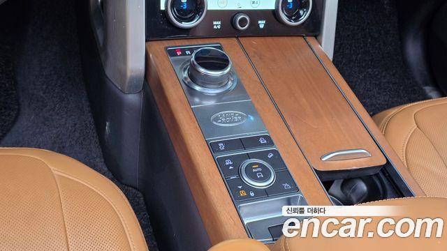 Land Rover Range Rover (IV) 4.4 SDV8 AB DIESEL 2020 — фото 9