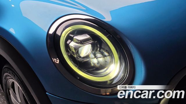 MINI Cooper 5Door Standard 3rd 2019 — фото 28