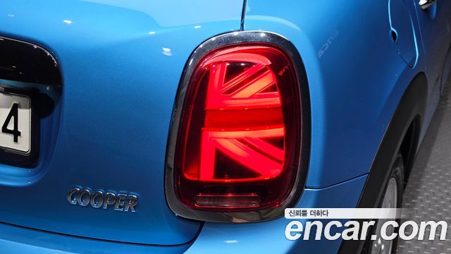 MINI Cooper 5Door Standard 3rd 2019 — фото 29