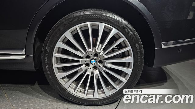 BMW X7 (G07) xDrive 40i Design Pure Excellence 6-Seater 2022 — фото 27