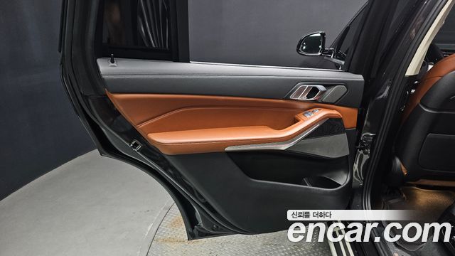 BMW X7 (G07) xDrive 40i Design Pure Excellence 6-Seater 2022 — фото 31