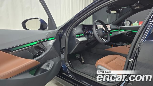 BMW 5 Series (G60) 530i xDrive M Sport 2025 — фото 10