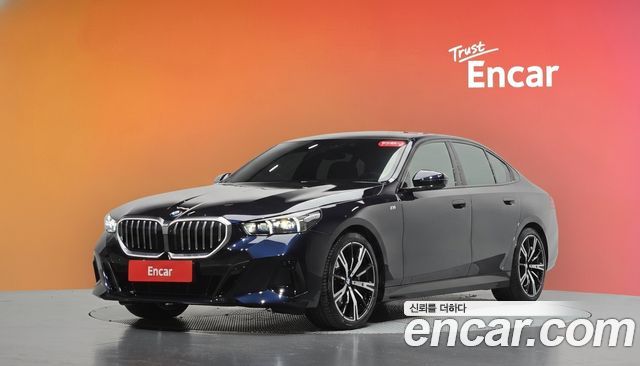 BMW 5 Series (G60) 530i xDrive M Sport 2025 — фото 1