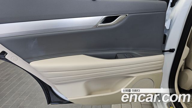 Genesis G80 (RG3) Gasoline 2.5 Turbo AWD 2025 — фото 25