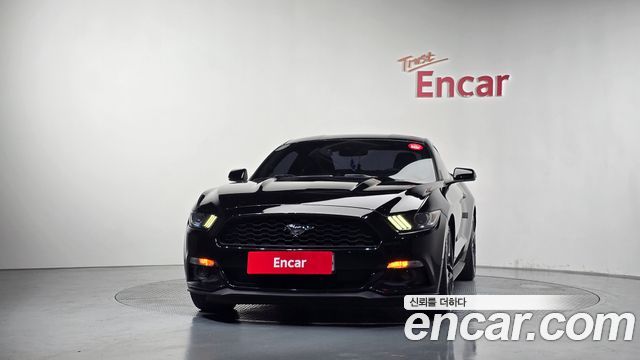 Ford Mustang Coupe 2017 — фото 3