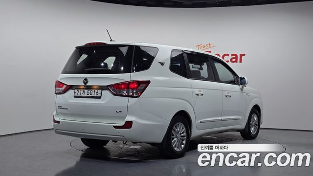 KG Mobility (SsangYong) Korando Turismo 4WD LT 11-seater 2014 — фото 2