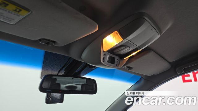 KG Mobility (SsangYong) Korando Turismo 4WD LT 11-seater 2014 — фото 16