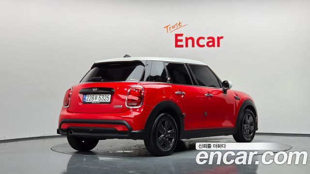 MINI Cooper 5Door Classic Third Generation 2023 — фото 2