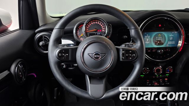MINI Cooper 5Door Classic Third Generation 2023 — фото 12