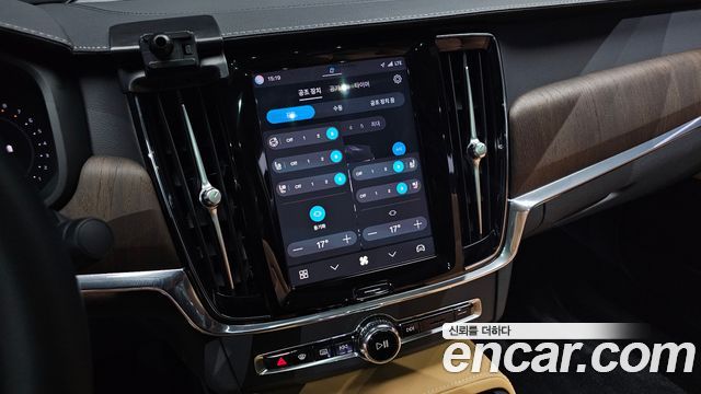 Volvo S90 B6 AWD Ultimate Bright 2024 — фото 20