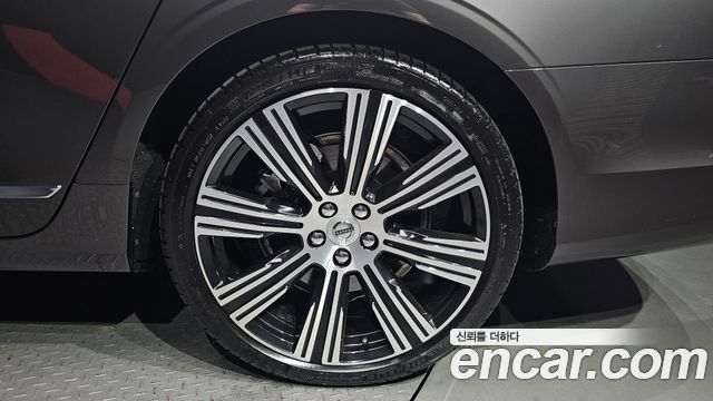 Volvo S90 B6 AWD Ultimate Bright 2024 — фото 27