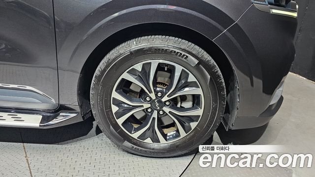Kia Carnival (IV) Gasoline 9-Seater Prestige 2023 — фото 21