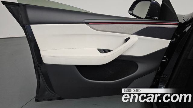 Tesla Model Y L Long Range AWD 2026 — фото 24