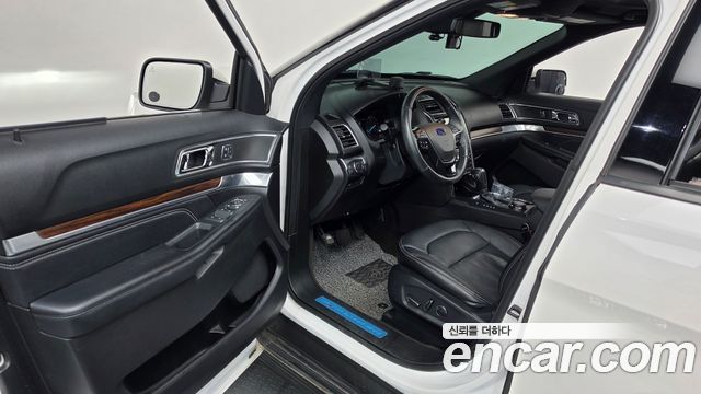 Ford Explorer 2.3 Limited 4WD 5th 2018 — фото 10