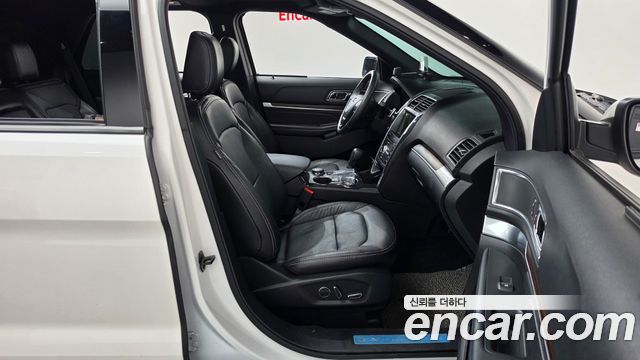 Ford Explorer 2.3 Limited 4WD 5th 2018 — фото 11