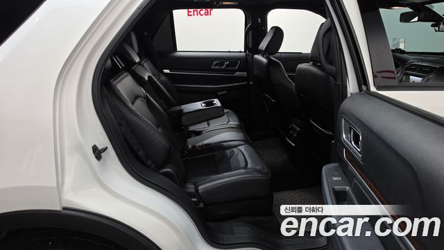 Ford Explorer 2.3 Limited 4WD 5th 2018 — фото 12