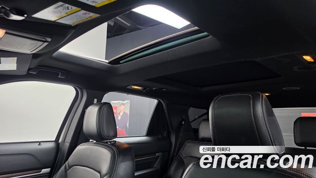 Ford Explorer 2.3 Limited 4WD 5th 2018 — фото 17