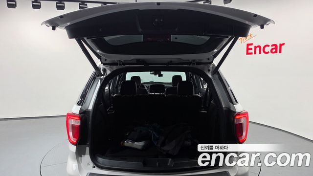 Ford Explorer 2.3 Limited 4WD 5th 2018 — фото 19