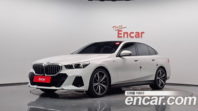 BMW 5 Series (G60) 530i xDrive M Sport 2024 — фото 1