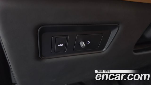 Land Rover Range Rover (IV) 4.4 SDV8 AB DIESEL 2020 — фото 15