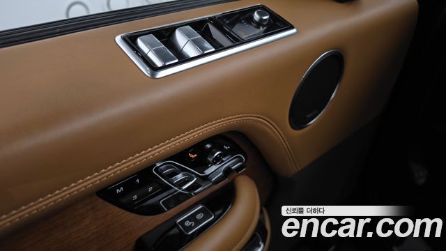 Land Rover Range Rover (IV) 4.4 SDV8 AB DIESEL 2020 — фото 20