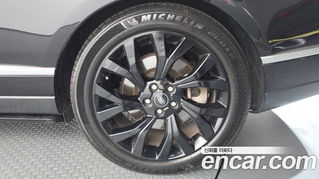 Land Rover Range Rover (IV) 4.4 SDV8 AB DIESEL 2020 — фото 21