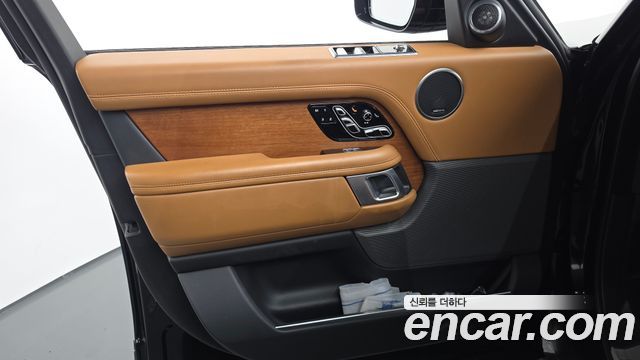 Land Rover Range Rover (IV) 4.4 SDV8 AB DIESEL 2020 — фото 24