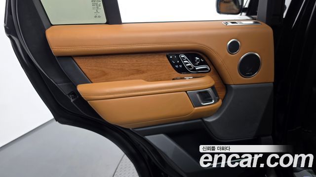 Land Rover Range Rover (IV) 4.4 SDV8 AB DIESEL 2020 — фото 25